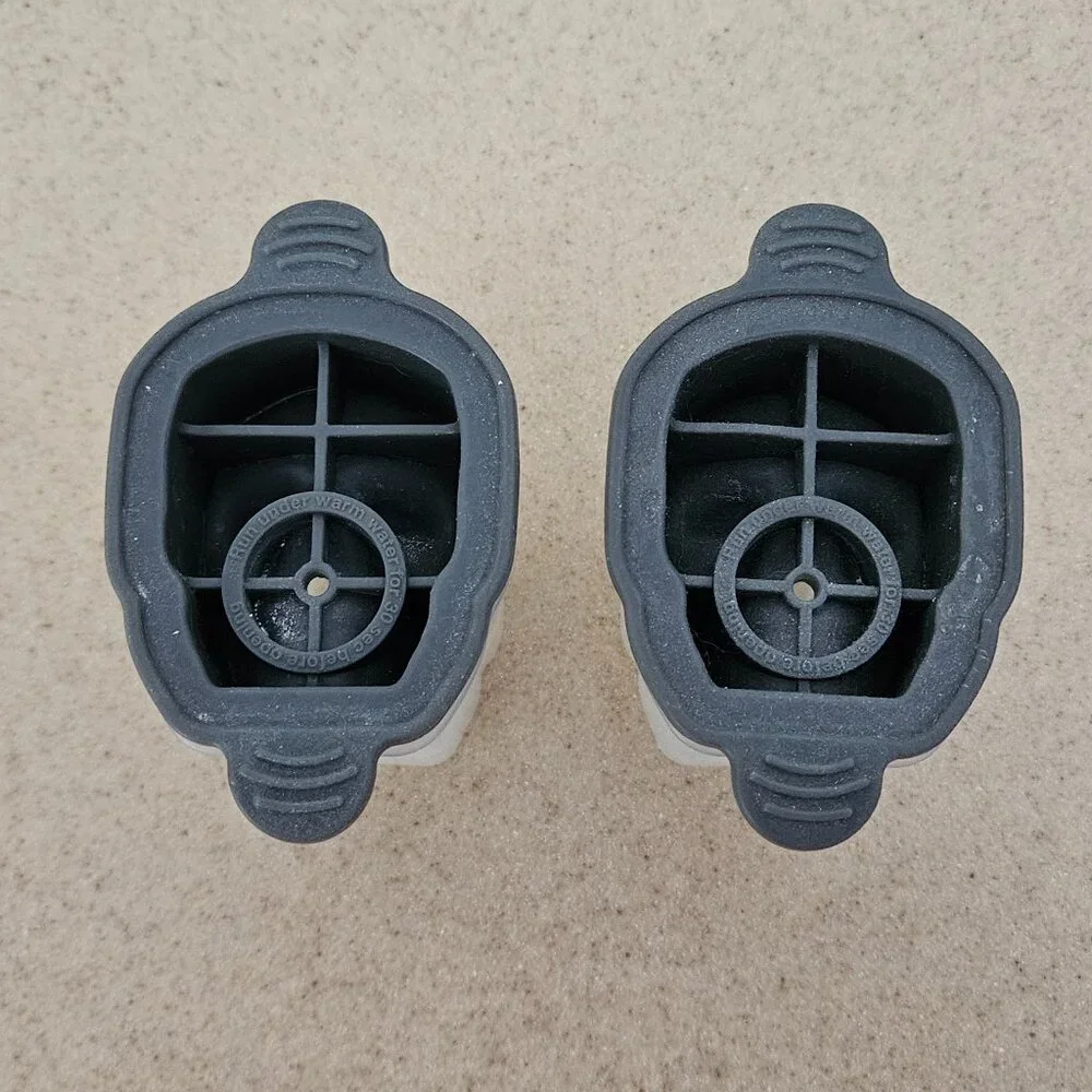 RARE 2 TOVOLO SKELETON SKULL HALLOWEEN FALL COCKTAIL ICE CUBE MOLD SLOW MELTING